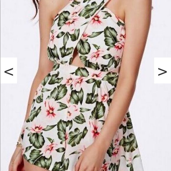 Missguided Pants - Missguided PRINTED SLEEVELESS BACKLESS SEXY CONJOINED SHORTS size 6